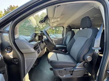 VW Caravelle Edition LR eHybrid 171 kW in Graphite Dust Metallic