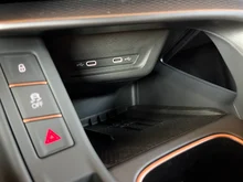 CUPRA Terramar 1.5 e-TSI 150 PS DSG in Nevada-Weiß Metallic