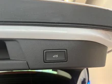VW ID.4 Pro 4MOTION 220 kW Business -77 kWh in Gletscherweiß Metallic Dach schwarz