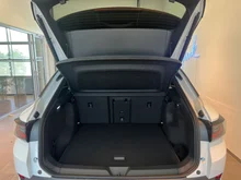 VW ID.4 Pro 4MOTION 220 kW Business -77 kWh in Gletscherweiß Metallic Dach schwarz