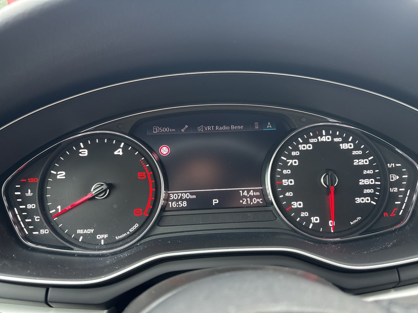 Audi A4 Avant 30 TDI | Bild 15 von 23
