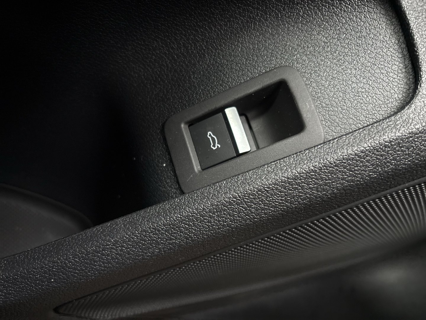 Audi A4 Avant 30 TDI | Bild 9 von 23