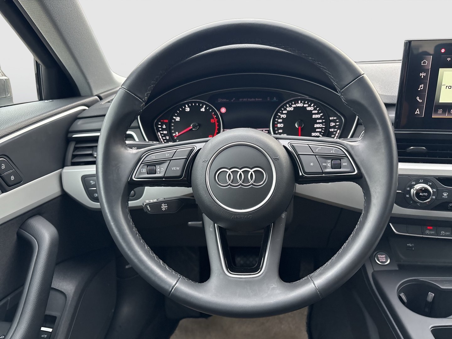 Audi A4 Avant 30 TDI | Bild 14 von 23