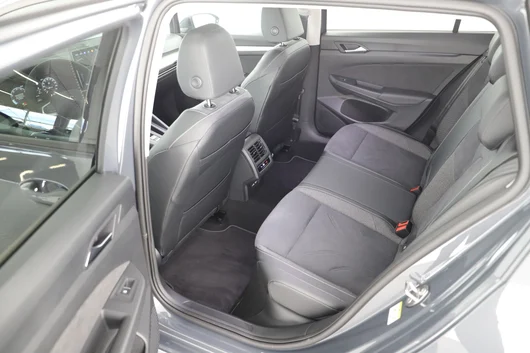 Bild eines Golf Variant Business mHeV DSG