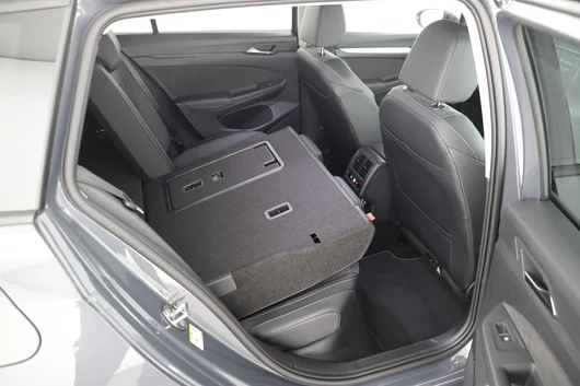 Bild eines Golf Variant Business mHeV DSG