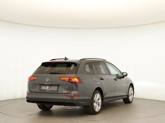 Bild eines Golf Variant Business mHeV DSG