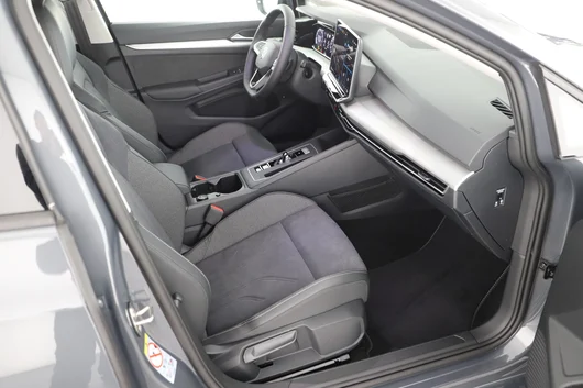 Bild eines Golf Variant Business mHeV DSG
