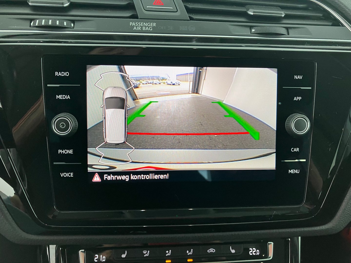 VW Touran Highline TDI SCR DSG | Bild 14 von 16