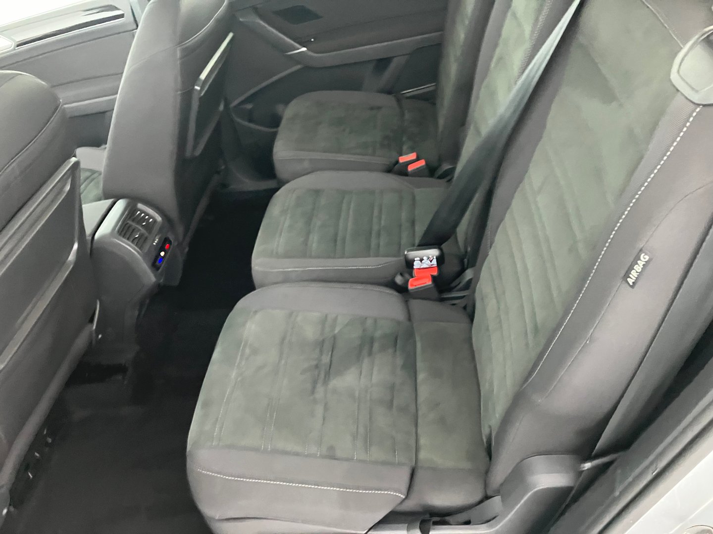 VW Touran Highline TDI SCR DSG | Bild 11 von 16