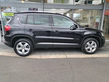 VW Tiguan Sport & Style TDI BMT in deepblack perleffekt