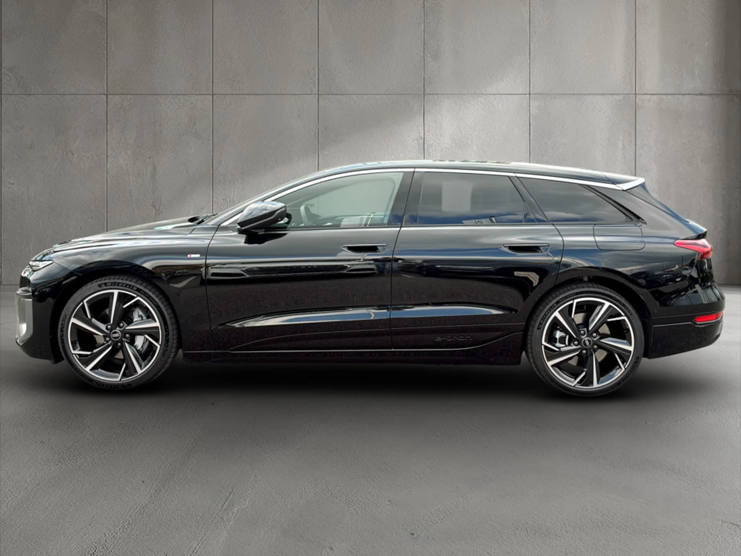 Bild eines Audi A6 Avant e-tron quattro