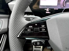 Audi A6 Avant e-tron quattro in MYTHOSSCHWARZ METALLIC