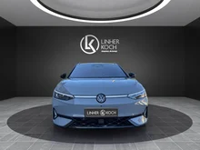 VW ID.7 Tourer GTX 4MOTION 250kW Business in Mondsteingrau Dach Schwarz
