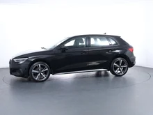 Audi A3 Sportback 30 TDI intense in mythosschwarz metallic