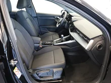 Audi A3 Sportback 30 TDI intense in mythosschwarz metallic