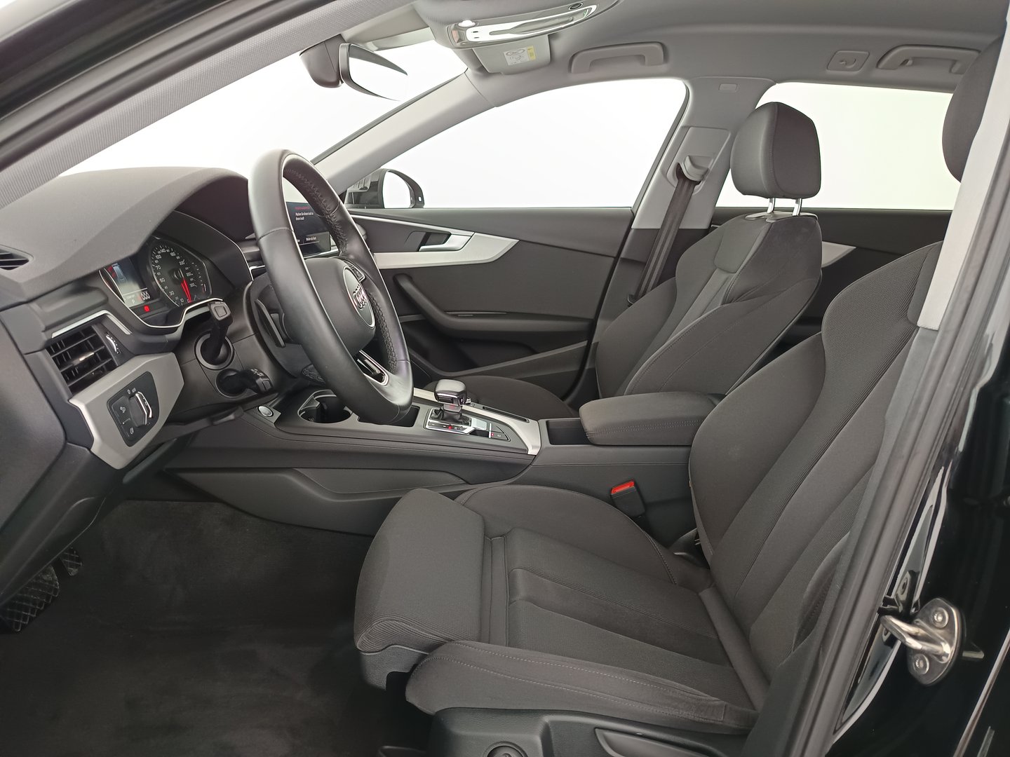Audi A4 Avant 40 TDI advanced | Bild 13 von 34