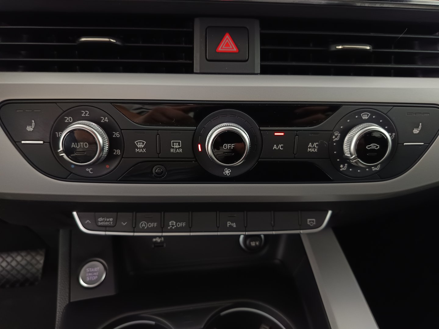Audi A4 Avant 40 TDI advanced | Bild 27 von 34
