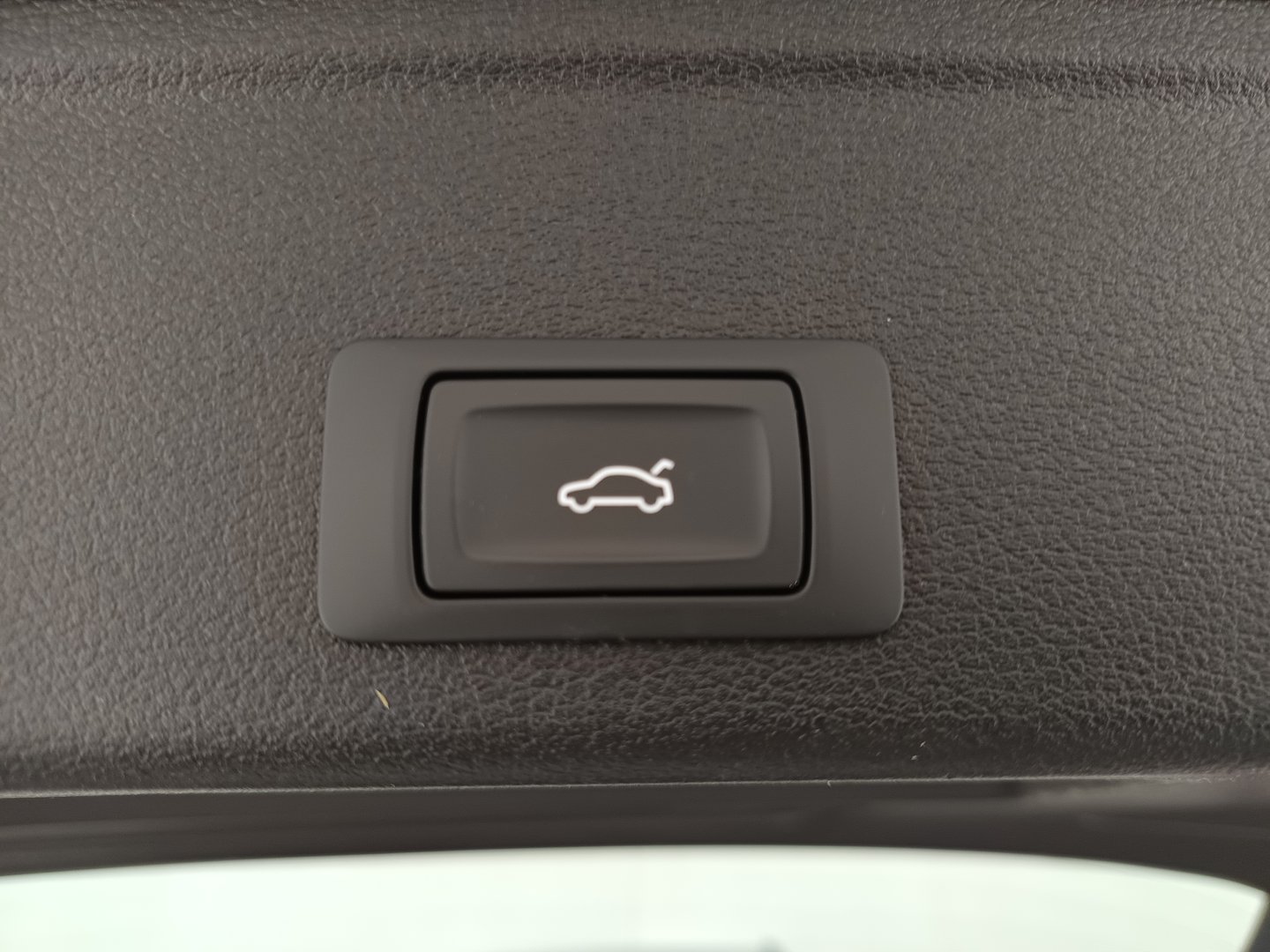Audi A4 Avant 40 TDI advanced | Bild 31 von 34