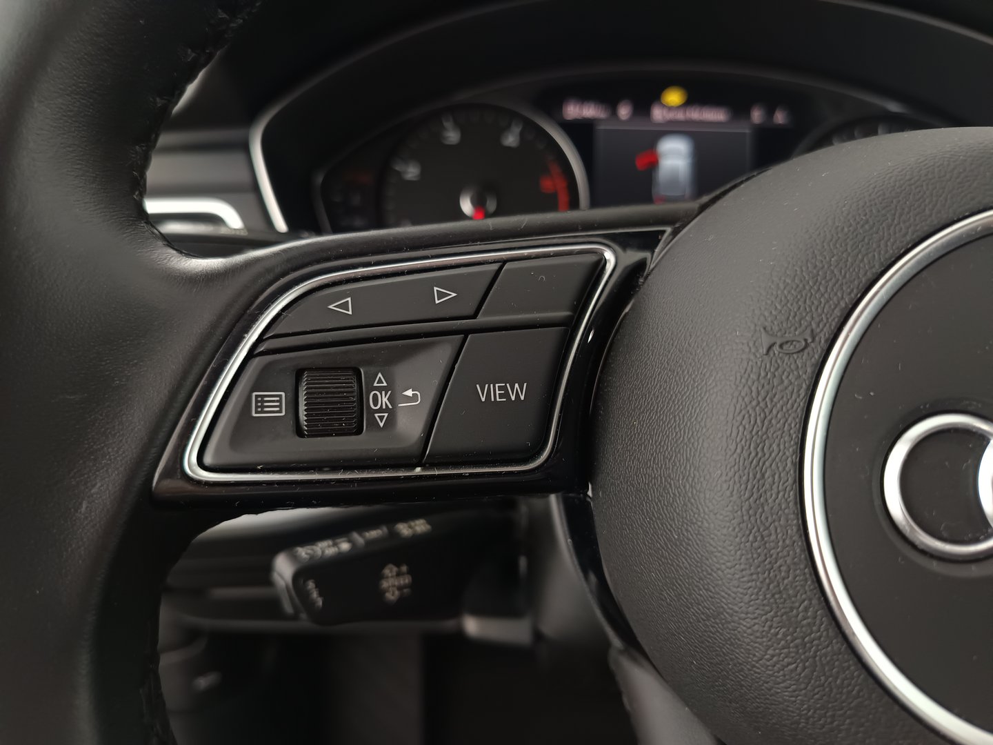 Audi A4 Avant 40 TDI advanced | Bild 16 von 34