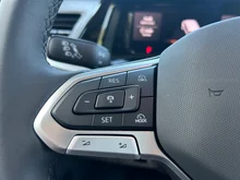 VW Multivan Edition ÜH eHybrid 180 kW 4M in Puregrey/Dach Deepblack