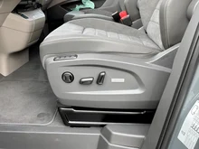 VW Multivan Edition ÜH eHybrid 180 kW 4M in Puregrey/Dach Deepblack