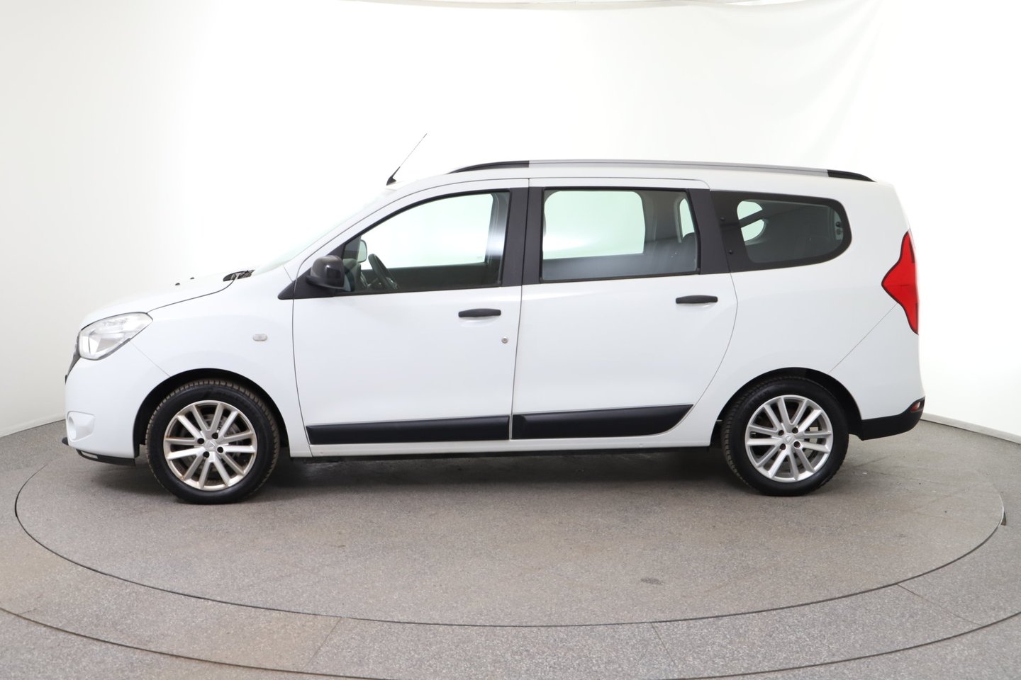 Dacia Lodgy Blue dCi 115 Comfort | Bild 2 von 27
