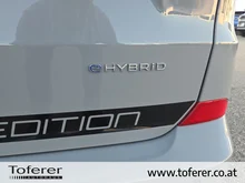 VW Caravelle Edition eHybrid 171 kW in Stone Grey