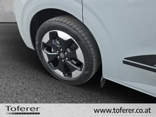 VW Caravelle Edition eHybrid 171 kW in Stone Grey