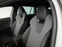 Škoda Octavia Combi Sportline TDI DSG in Moon-Weiß Metallic