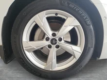Audi A6 Avant 40 TDI quattro Sport in 2Y Gletscherweiß Metallic