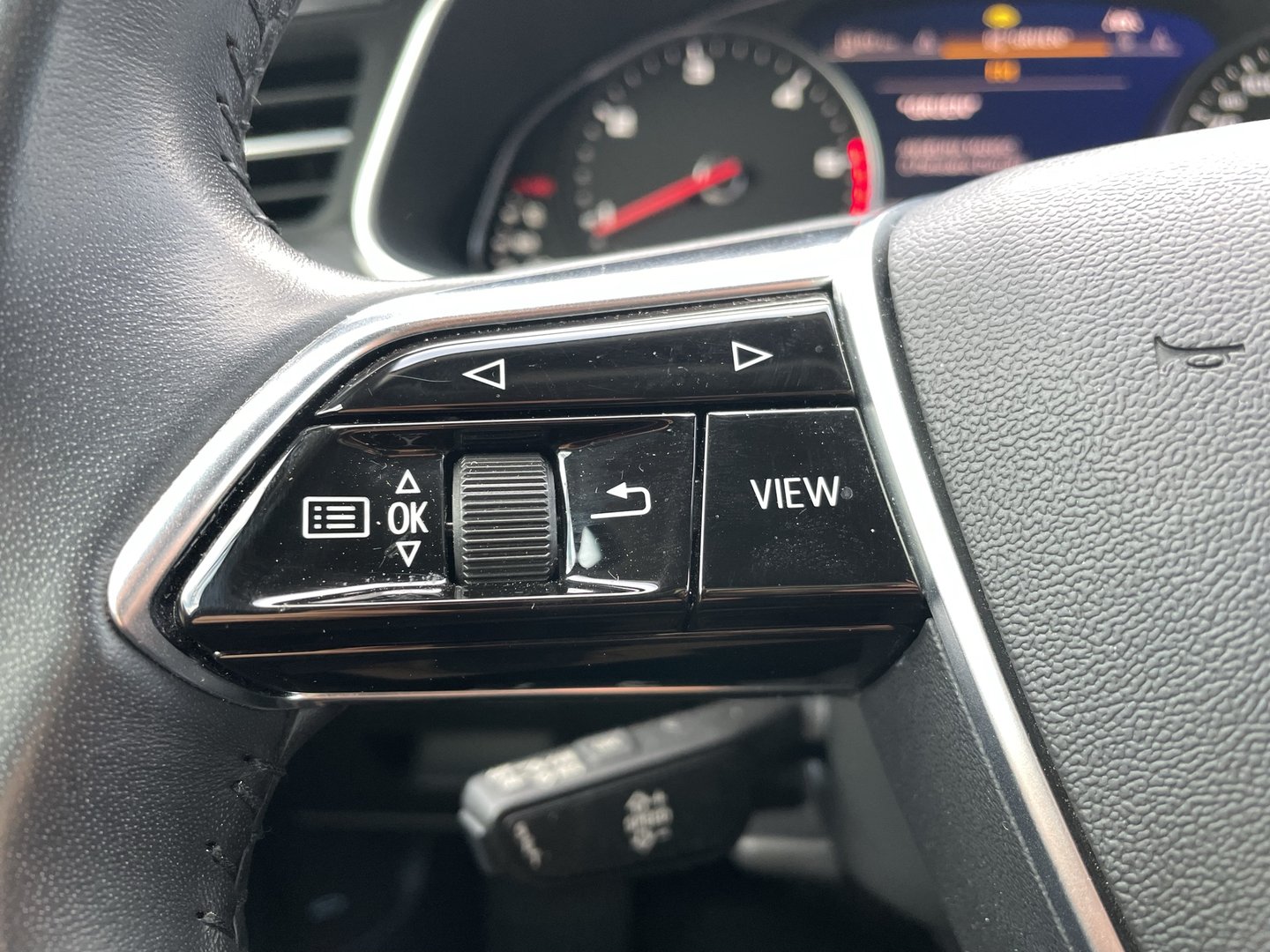 Audi A6 Avant 40 TDI Sport | Bild 13 von 28