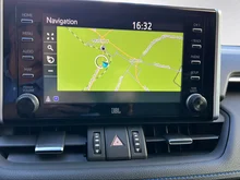 Toyota RAV4 2,5 Hybrid Style AWD in Kobaltblau / Schwarz Metallic