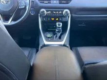 Toyota RAV4 2,5 Hybrid Style AWD in Kobaltblau / Schwarz Metallic