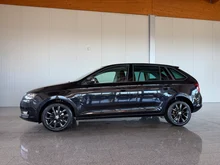 Škoda Rapid SPACEBACK Sport TSI in Black-Magic Perleff.