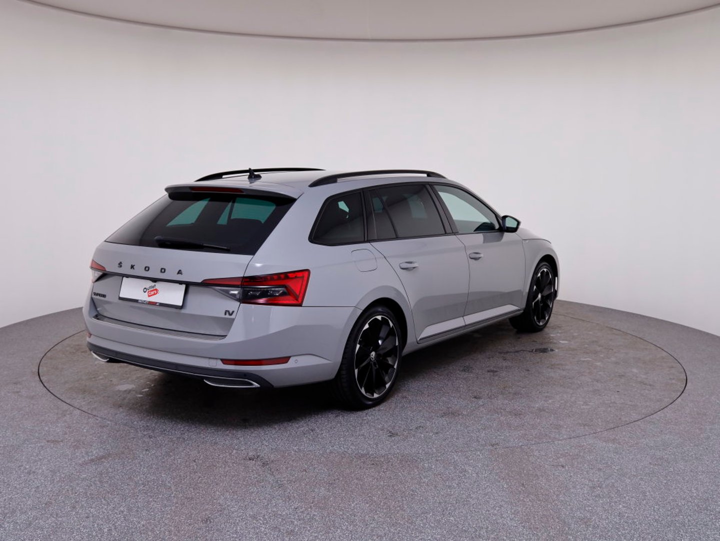 Škoda SUPERB Combi iV SPORTLINE DSG | Bild 2 von 23