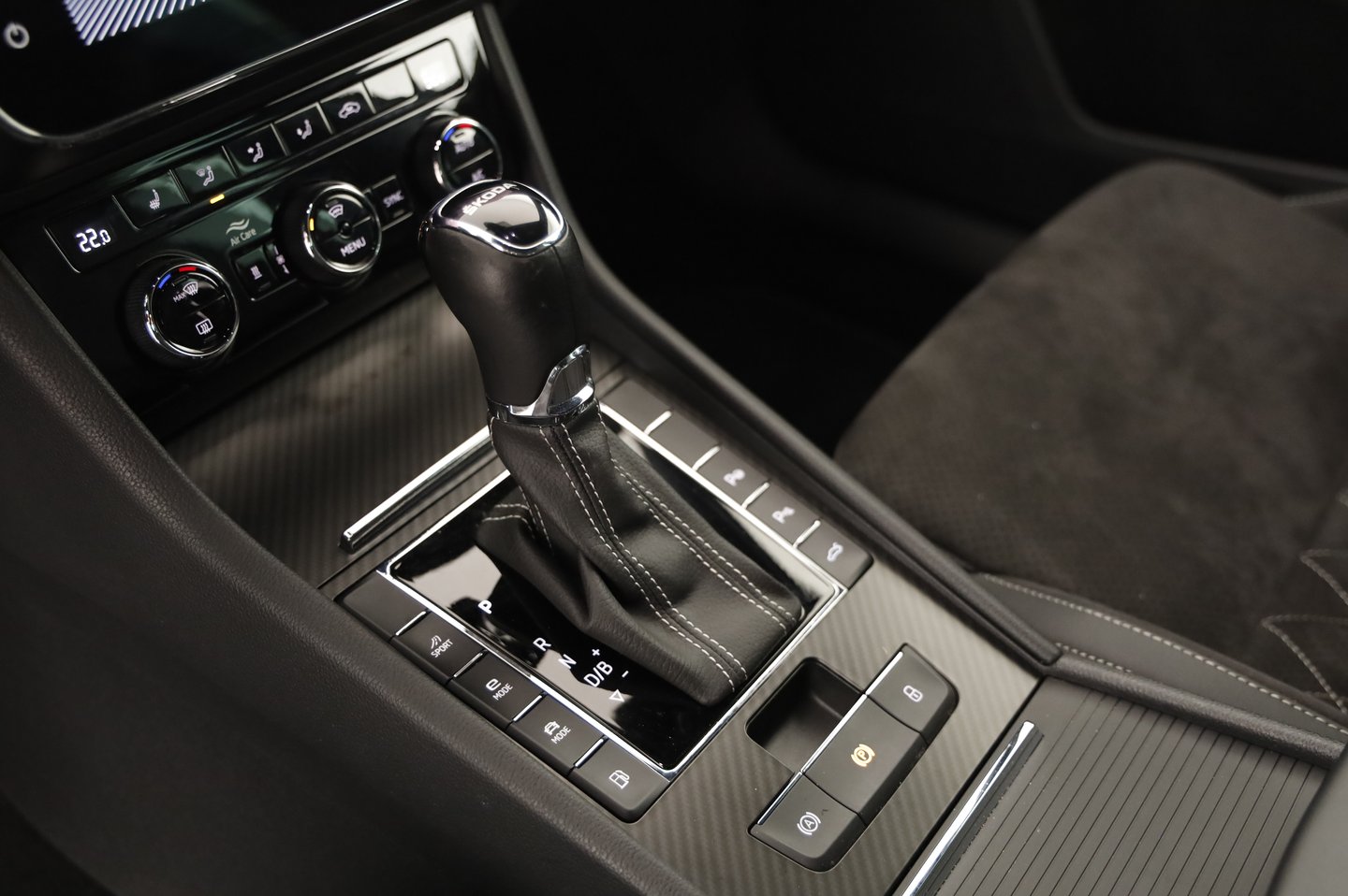 Škoda SUPERB Combi iV SPORTLINE DSG | Bild 12 von 23