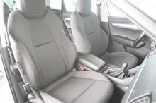 VW Touran Comfortline TDI SCR 5-Sitzer in weiss - normal