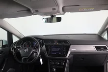 VW Touran Comfortline TDI SCR 5-Sitzer in weiss - normal