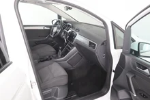 VW Touran Comfortline TDI SCR 5-Sitzer in weiss - normal