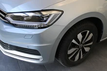 VW Touran Life TSI in OYSTER SILVER METALLIC