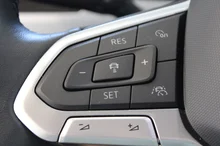 VW Touran Life TSI in OYSTER SILVER METALLIC