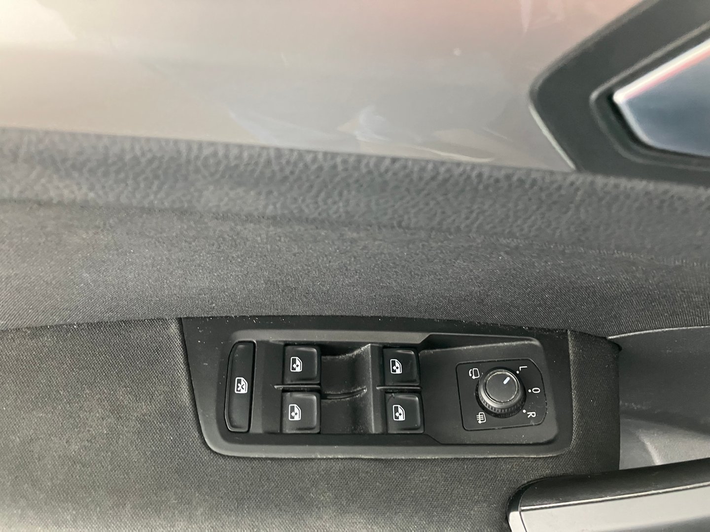 VW Touran TDI SCR DSG 7-Sitzer | Bild 4 von 15