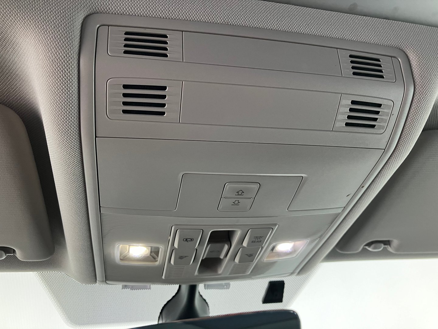 VW Touran TDI SCR DSG 7-Sitzer | Bild 6 von 15