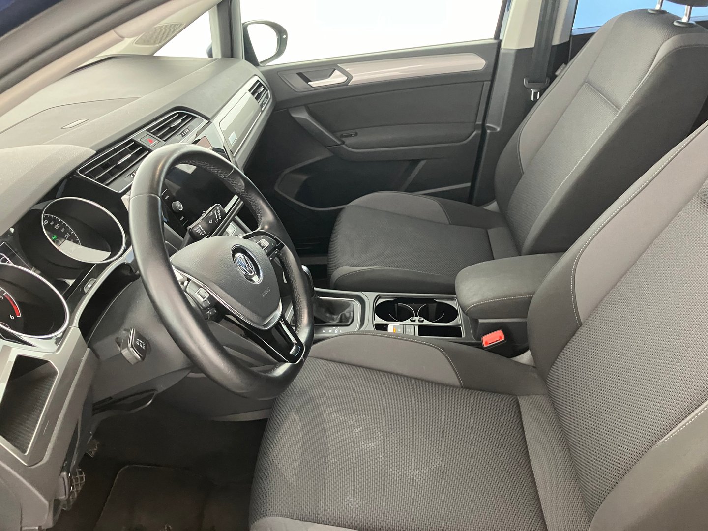 VW Touran TDI SCR DSG 7-Sitzer | Bild 3 von 15