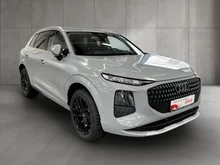 Audi Q3 TFSI 110 kW  intense in Pfeilgrau Perleffekt