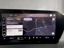 Audi Q3 TFSI 110 kW  intense in Pfeilgrau Perleffekt