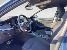 Škoda Octavia Combi Premium TDI DSG in Titan-Blau Metallic