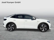 VW ID.5 Pro Performance 150 kW in Gletscherweiß Metallic Dach Schwarz