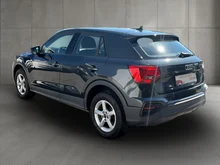 Audi Q2 30 TFSI intense in manhattangrau metallic
