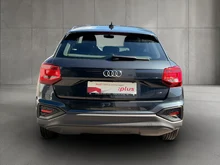 Audi Q2 30 TFSI intense in manhattangrau metallic